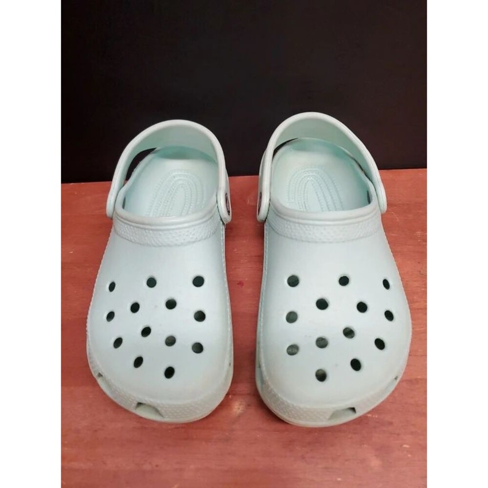 Croc's Shoes Size 1M/3W